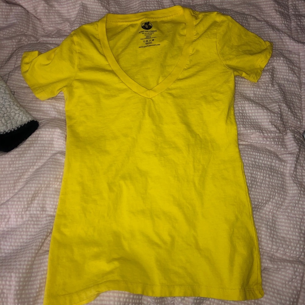 yellow t shirt